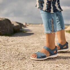 New Feet Lucy Sandaler Denimblåa miljöbild